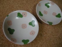 ほわほわ花の皿