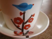 梅と青い鳥のマグと小皿