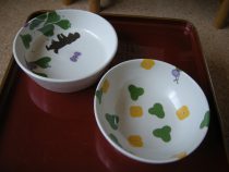 ワンちゃんのご飯と水入れ